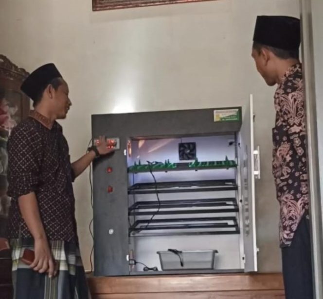 
					Mahasiswa PMI Ipmafa Studi Kunjungan di Produsen Mesin Tetas Telur