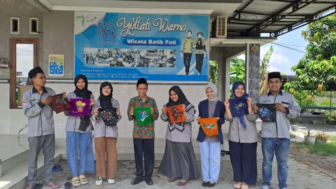 
					Mahasiswa Ipmafa Dibekali Edukasi Praktek Membatik di Bakaran Juwana