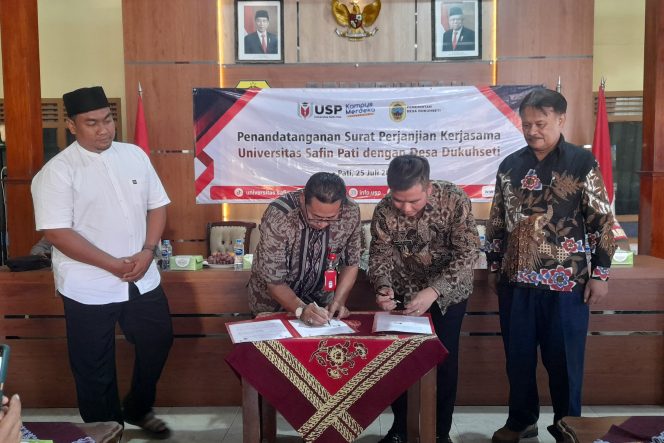 
					Penandatanganan kerjasama yang dilaksanakan di Balai Desa Dukuhseti oleh Rektor Universitas Safin Pati Dr. Drs. Murtono,M.Pd dan Kepala Desa Dukuhseti Dr. Ahmad Rifa'i, S.H., M.H