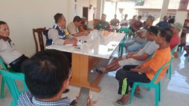 Mediasi di kantor Balaidesa Waturoyo dihadiri masing-masing pihak dan saksi,Senin (12/8/2024)