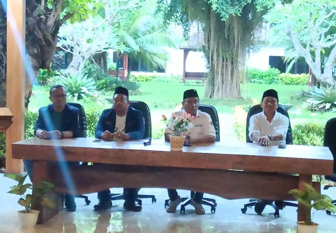 
					Ketua Karang Taruna Kab.Pati beserta Pengurus Harian (Dok.LemonsNews)